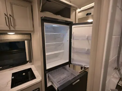 2025 Thor Motor Coach Gemini photo 14