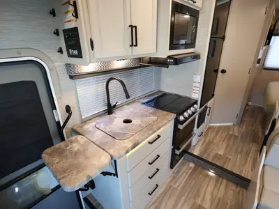 2023 Thor Motor Coach Four Winds photo 6