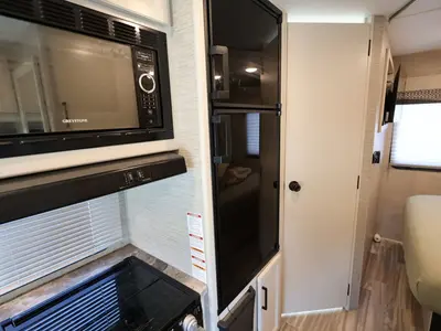 2023 Thor Motor Coach Four Winds photo 13