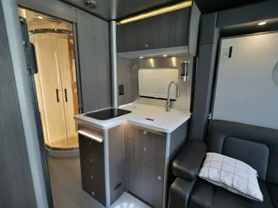 2022 Airstream Atlas photo 9