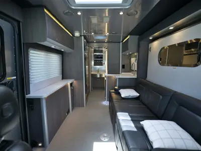 2022 Airstream Atlas photo 4