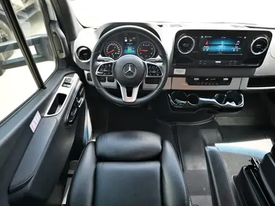 2022 Airstream Atlas photo 2
