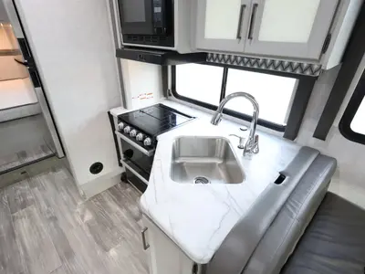 2023 Thor Motor Coach Geneva photo 10