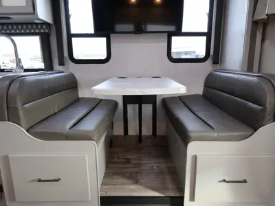 2023 Thor Motor Coach Geneva photo 8