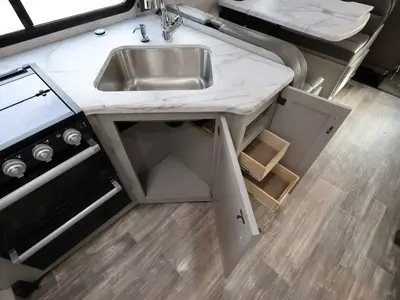 2023 Thor Motor Coach Geneva photo 15