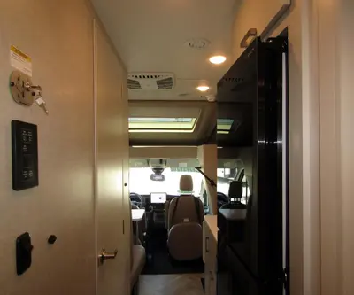 2026 Thor Motor Coach Gemini Trip photo 3