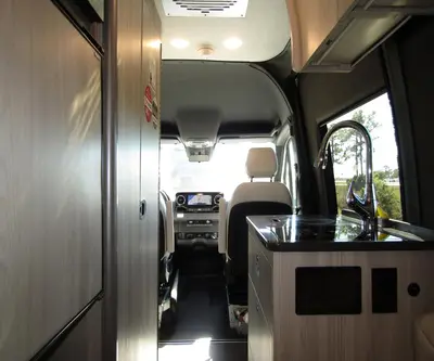 2026 Tiffin Motorhomes GT1 photo 4