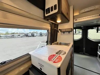 2026 Tiffin Motorhomes GH1 photo 9