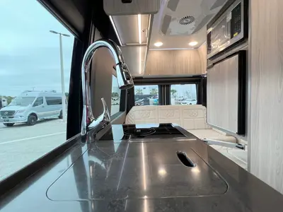2026 Tiffin Motorhomes GT1 photo 11