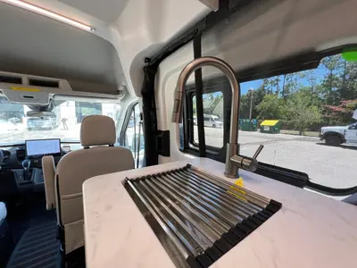2027 Thor Motor Coach Talavera photo 11