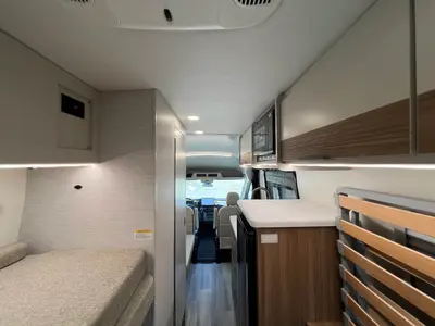 2027 Thor Motor Coach Talavera photo 5