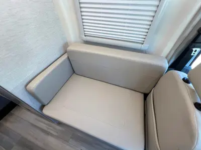 2027 Thor Motor Coach Talavera photo 15