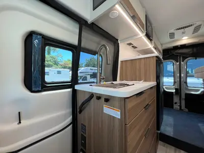 2027 Thor Motor Coach Talavera photo 8
