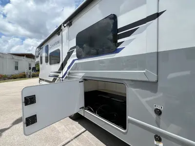 2027 Thor Motor Coach Quantum photo 26