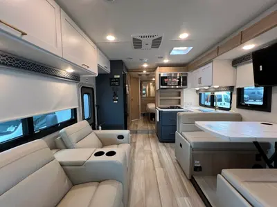 2027 Thor Motor Coach Quantum photo 5