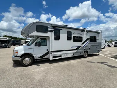 2027 Thor Motor Coach Quantum photo 24