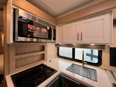2027 Thor Motor Coach Quantum photo 10