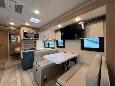 2027 Thor Motor Coach Quantum photo 6