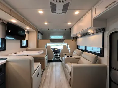 2027 Thor Motor Coach Quantum photo 3