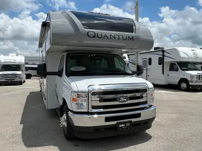 New 2027 Thor Motor Coach Quantum KW29