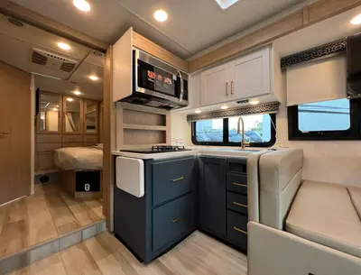 2027 Thor Motor Coach Quantum photo 8
