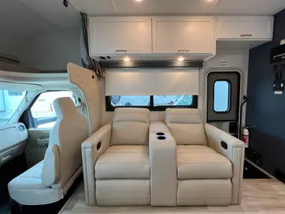 2027 Thor Motor Coach Quantum photo 14