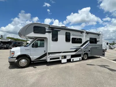 2027 Thor Motor Coach Quantum photo 25