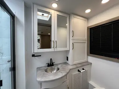 2027 Entegra Coach Vision XL photo 19