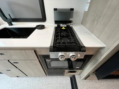 2027 Grand Design Lineage Series M photo 9