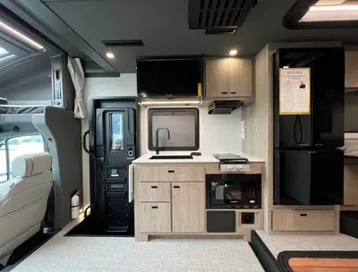 2027 Grand Design Lineage Series M photo 7