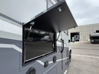 2027 Grand Design Lineage Series M photo 21