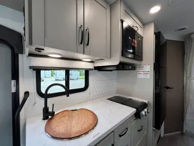 2027 Entegra Coach Odyssey SE photo 8