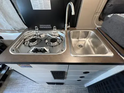 2027 Winnebago Solis Pocket photo 9