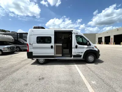 2027 Winnebago Solis Pocket photo 18