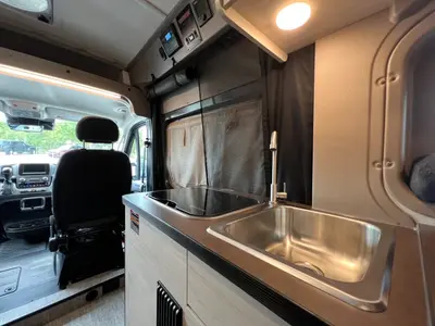 2027 Winnebago Solis Pocket photo 9