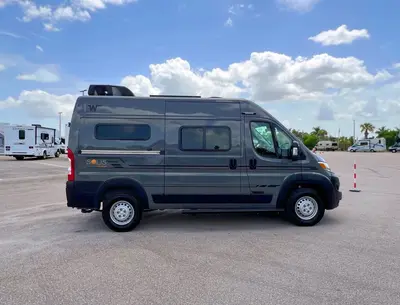 2027 Winnebago Solis Pocket photo 18