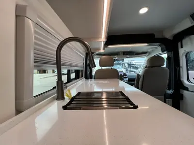 2027 Thor Motor Coach Tellaro photo 11