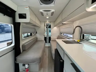 2027 Thor Motor Coach Tellaro photo 6