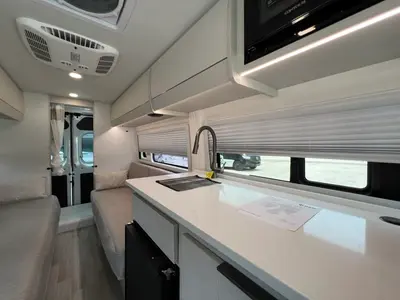 2027 Thor Motor Coach Tellaro photo 7