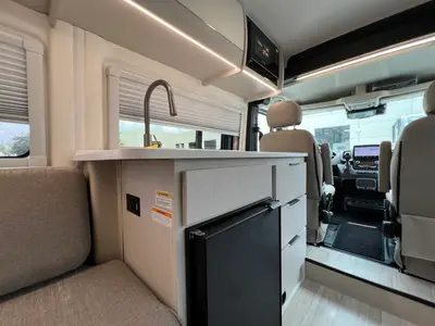 2027 Thor Motor Coach Tellaro photo 10