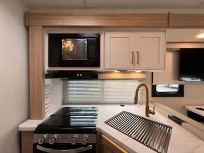 2027 Thor Motor Coach Chateau photo 8