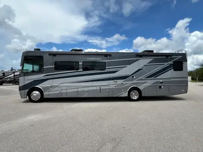 2027 Thor Motor Coach Hurricane photo 27