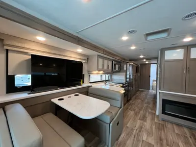 2027 Thor Motor Coach Hurricane photo 6