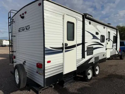 2018 FOREST RIVER EVO photo 2