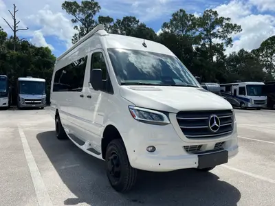 New 2027 Entegra Coach Insignia 24B