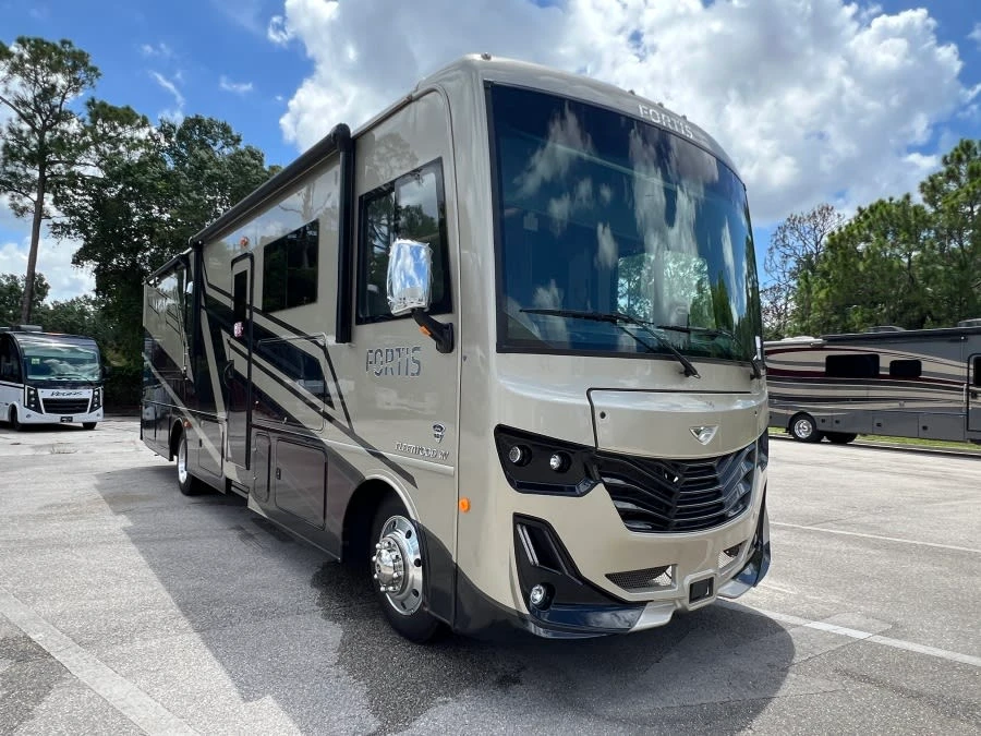 2027 Fleetwood Fortis exterior