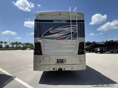 2027 Fleetwood Bounder photo 28