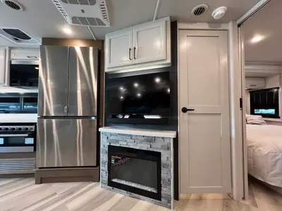 2027 Fleetwood Bounder photo 12