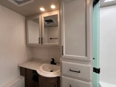 2027 Fleetwood Bounder photo 20