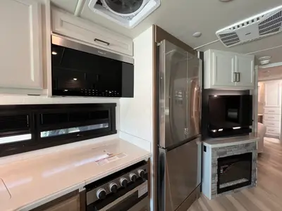 2027 Fleetwood Bounder photo 11